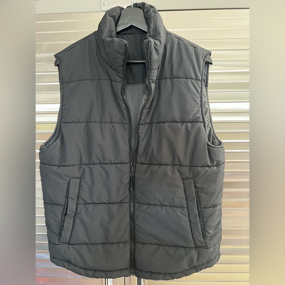 Outerknown Men's Reversable Puffer Vest
